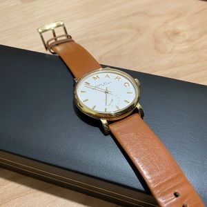 GREAT condition Marc Jacobs Leather band watch
